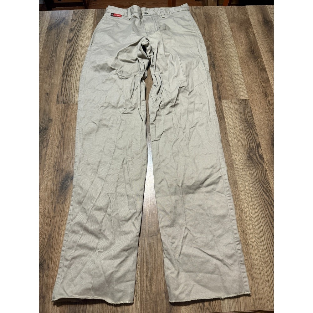 Red Wing Pants Men's Size 32 Khaki Pants Straight Leg Flat Front Casual
